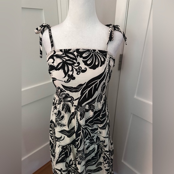 NWOT Who What Wear size XS black and off white floral high low hem sundress - Picture 2 of 9